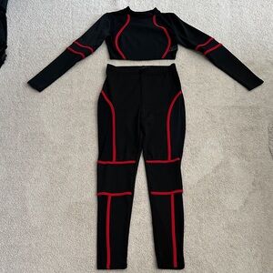 WinWin Black and Red Two-Piece Set